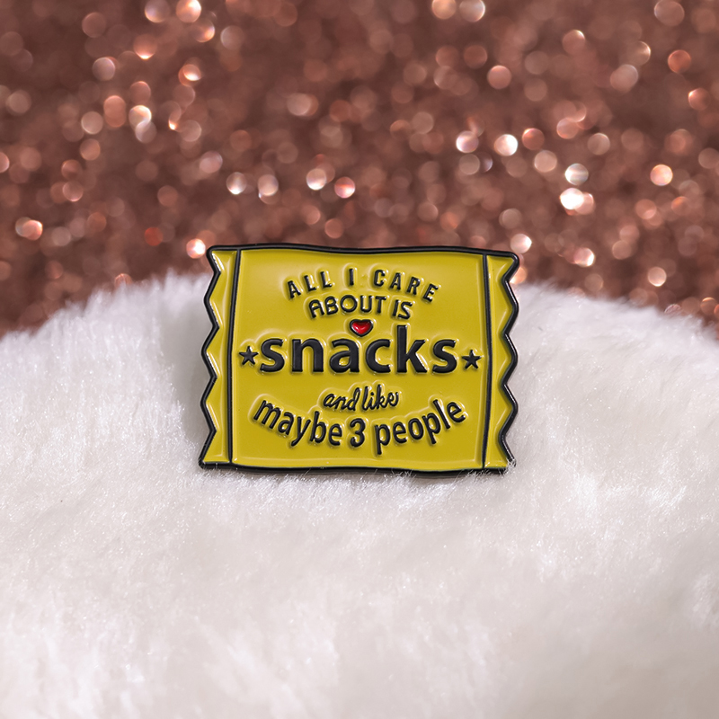 Introvert Foodie All I Care Ab - Junk Food Snacks recensione e prezzo